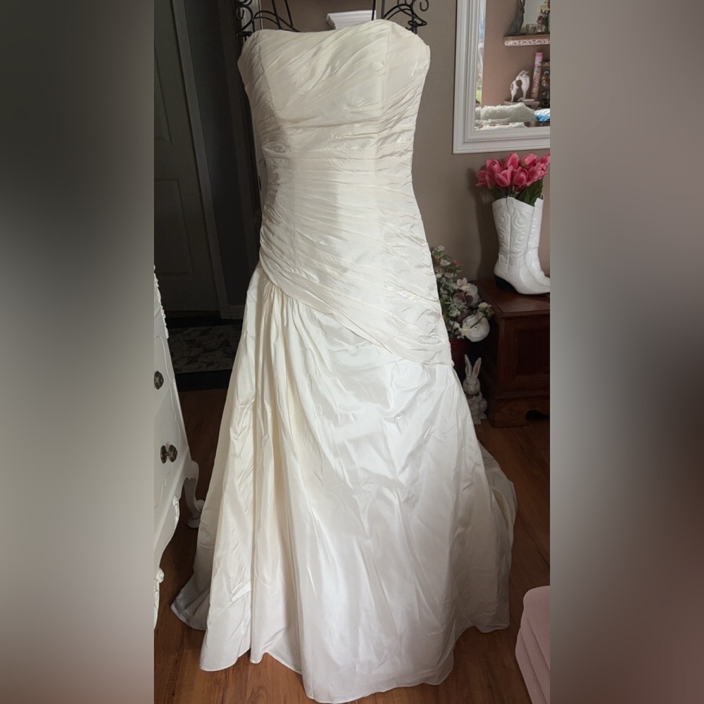 Cream Strapless A-Line Wedding Dress